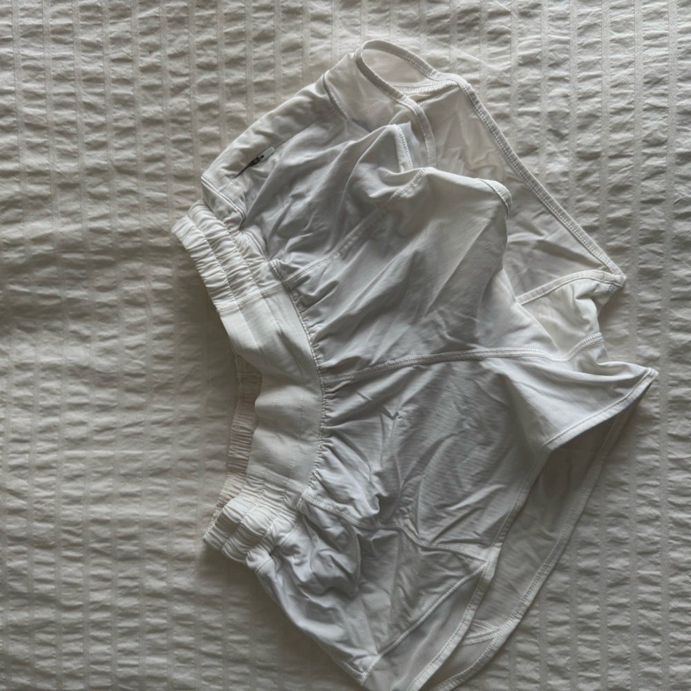 lululemon hotty hot Athletic Shorts 2.5
